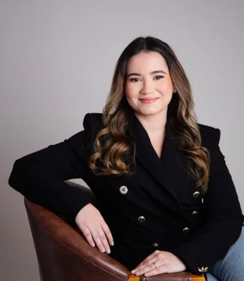 Dra. Nayara Firmeza